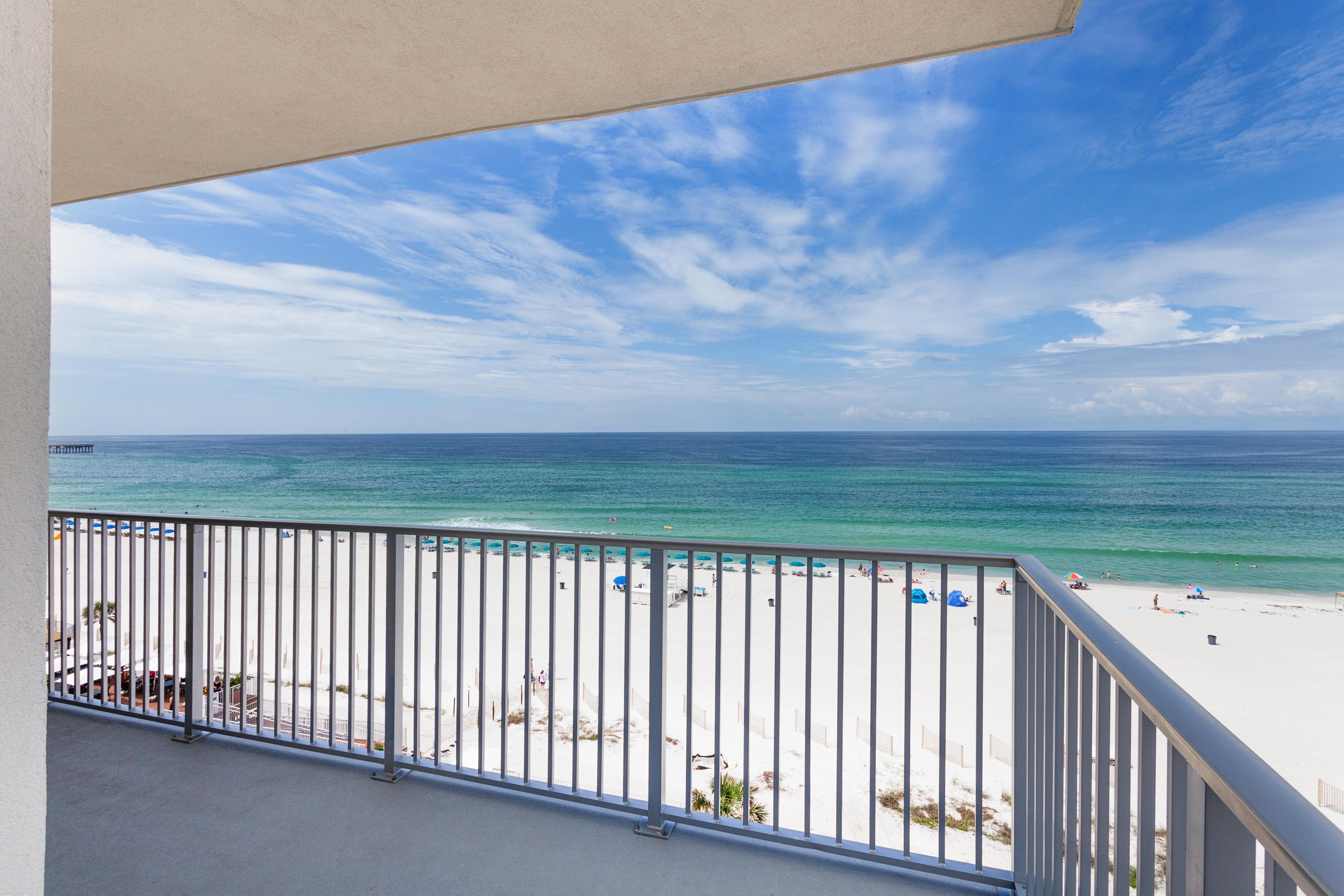 Holiday Inn Express & Suites Panama City Beach Beachfront By Ihg Exterior foto