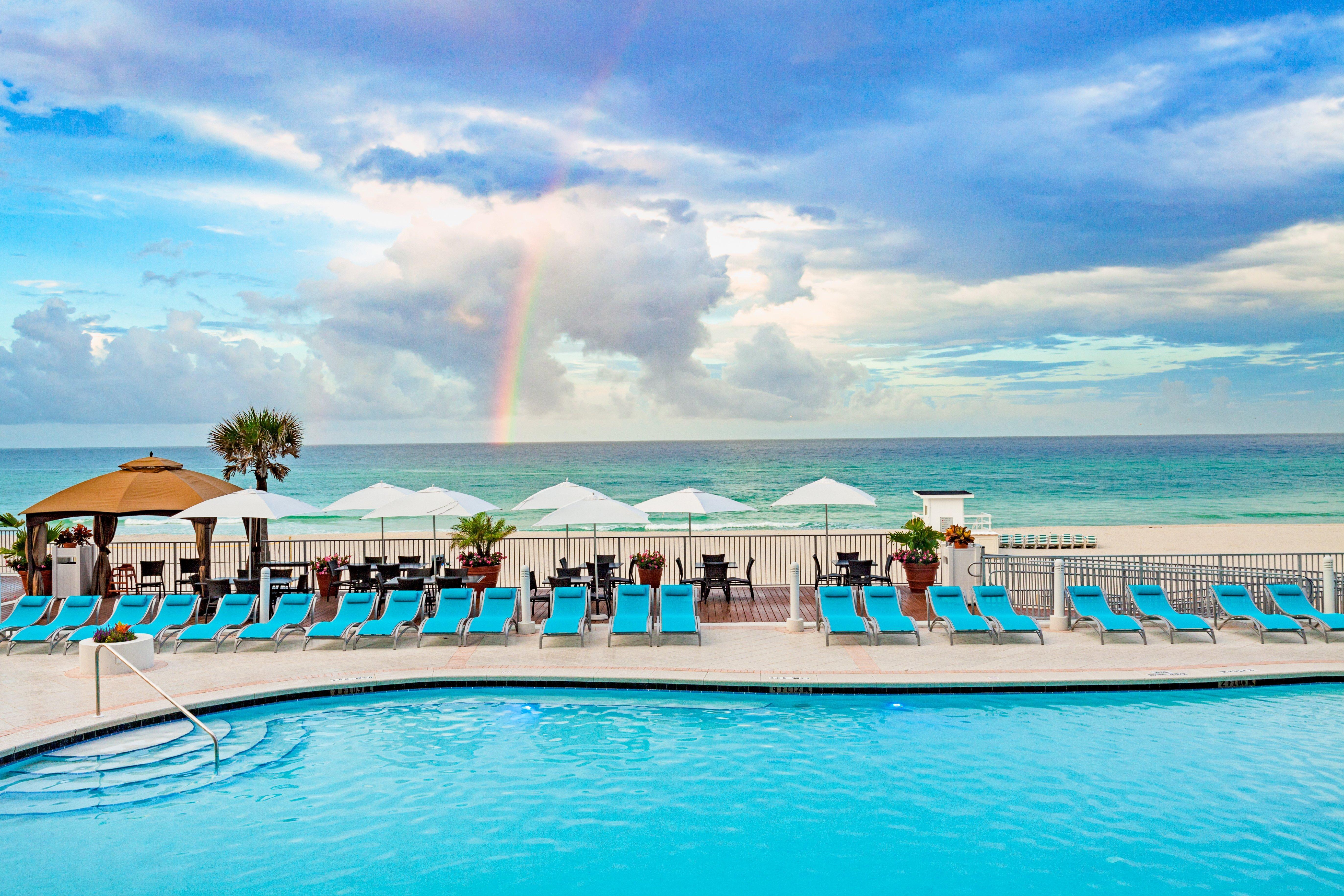 Holiday Inn Express & Suites Panama City Beach Beachfront By Ihg Exterior foto